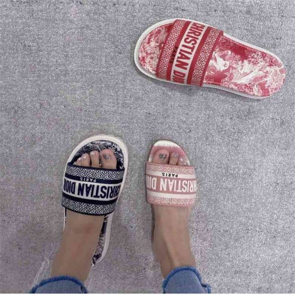 

zvu / embroidered slippers, Black