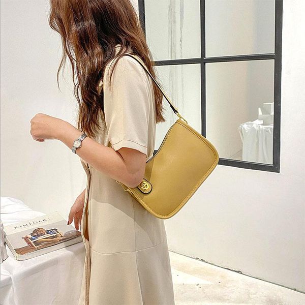 

french vintage underarm fashion trend chain handbag duffel bags