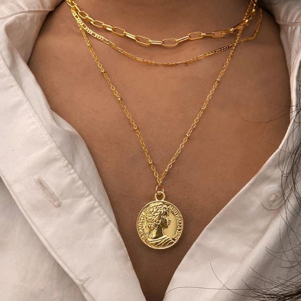 Anhänger Halsketten Gold Farbe Choker Halskette Für Frauen 3 Schichten Münze Schmetterling Kette Anhänger Samt Colliers Modeschmuck