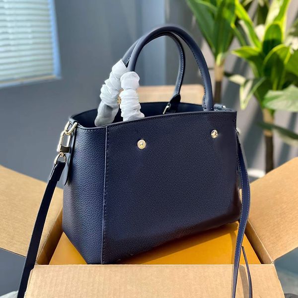 

designer handbags woman luxurious the tote bag softness fashion brand classic retro men and women alike women's genuine leather luxurio
