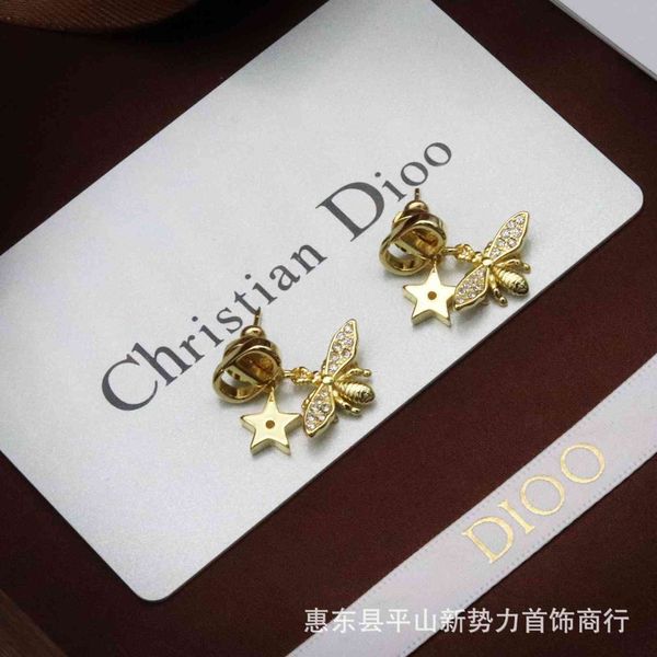 

d family gold cd letter bee star earrings, Golden