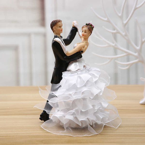 Homelily Matrimonio Coppia romantica Bambola Figurina creativa in resina per sposo e sposa Decorazioni per la casa Ornamenti viventi Regali per gli amanti