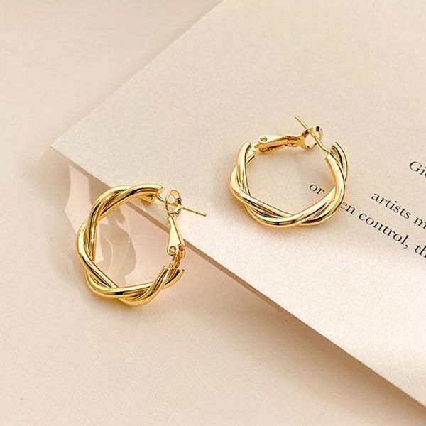 

hoop & huggie 2021 fashion distortion interweave twist metal circle geometric round earrings for women accessories retro party jewelry, Golden;silver