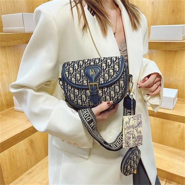 

52% off quality french minority female letter new casual versatile shoulder high texture saddle bag
