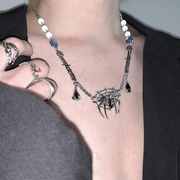 

pendant necklaces light luxury accessories niche reflective pearl dark wind spider gem necklace for men and women, Silver