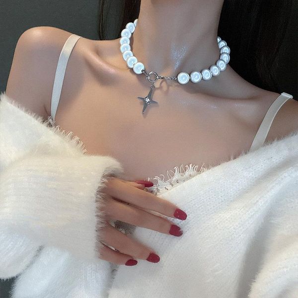 

chokers cross necklaces for women love pendant reflective clavicle chain hip hop style european&american minority light luxury design, Golden;silver