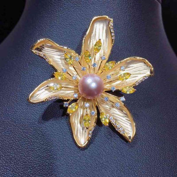 

2021 natural freshwater pearl brooch matte plated real gold high-end gift finished jewelry, Gray
