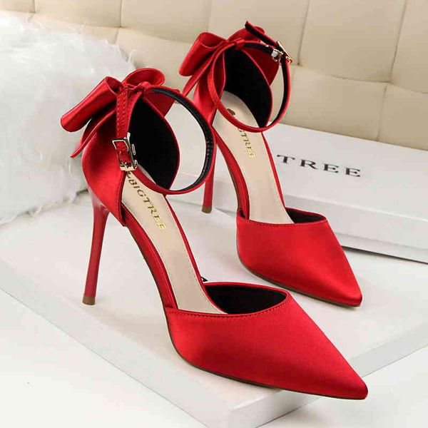 

2022 women plus size summer 10cm high heels sandals ladies butterfly knot satin silk burgundy pumps red bride pointed toe shoes, Black