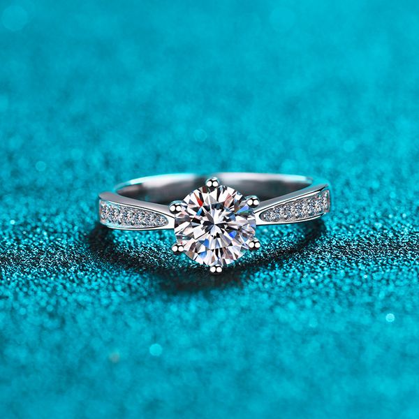 

excellent cut diamond test passed round d color moissanite prongs wedding ring silver 925 jewelry, Golden;silver