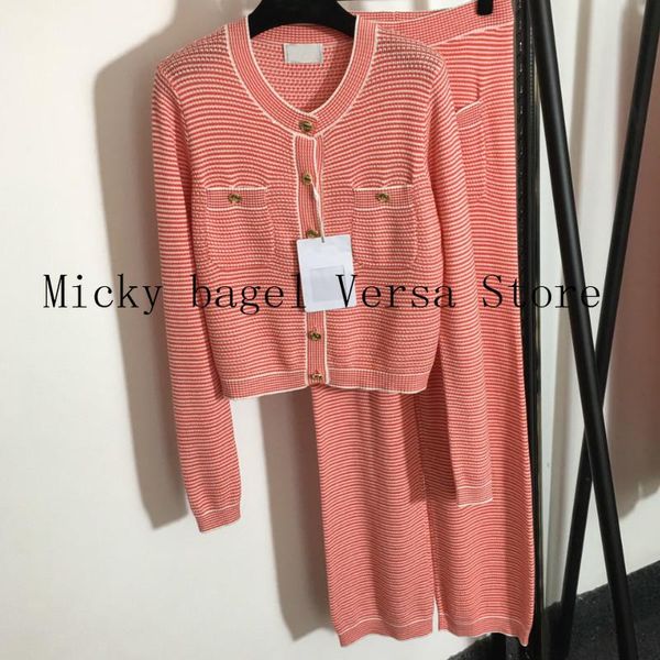 

women's two piece pants 2021 luxury design fashion temperament round neck long sleeve knitted cardigan + high waist slim wide leg suit, White