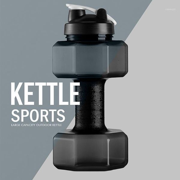 Garrafas de água esportam garrafas de 2200 ml à prova de vazamentos portáteis shaker de plástico portátil haltere