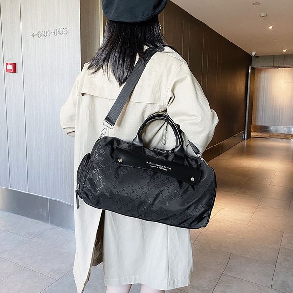 

designer handbags new 2021 women's light fashion trend with messenger single shoulder nylon leisure pillow bag large capacity