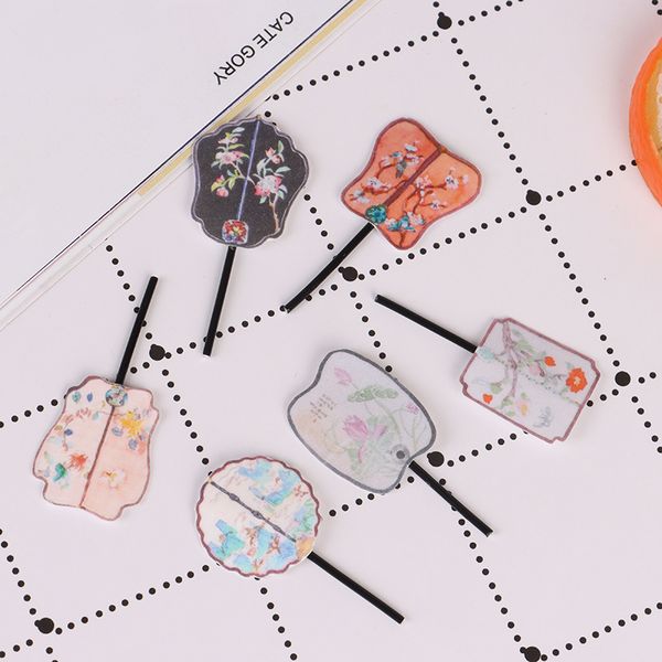 

2Pcs 112 Dollhouse Miniature Lady Fan Dolls Accessories Dollhouse Furniture