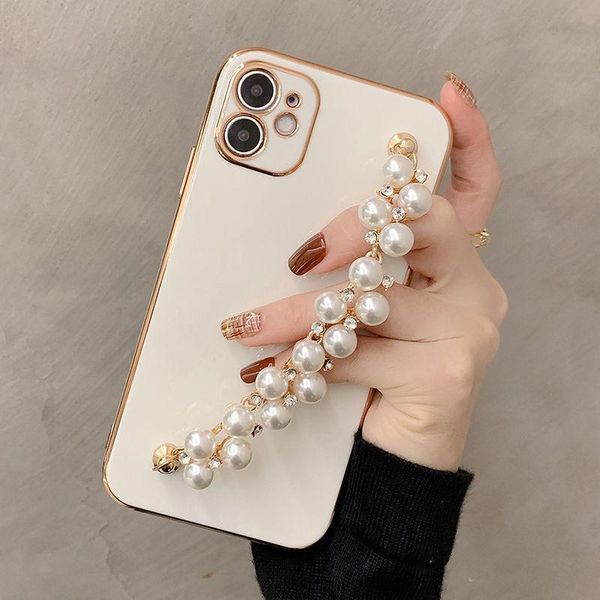 

plating wrist chian strap phone case for 11 pro max 7 8 plus x xr xs 12 mini bling pearl bracelet coque cell pouches