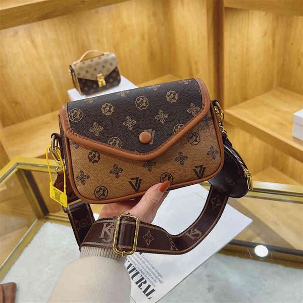 

bag2022 factory wholesale new pop bbao autumn winter net red versatile messenger single shoulder new old flower small square bag cover with