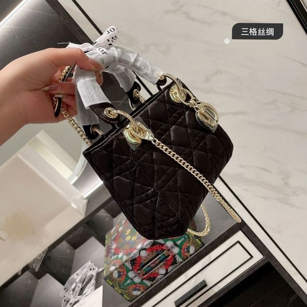 

princess silk 3-grid 17cm with folding box. original hardware designers bags ysj