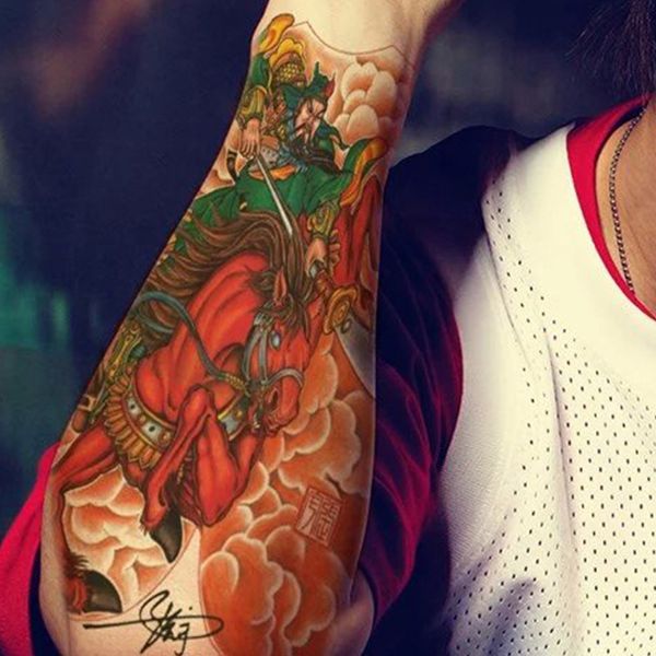 

half arm red guan gong is durable, fresh, waterproof, sweat proof and non reflective