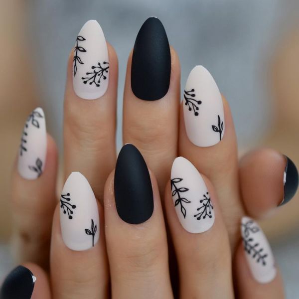 

false nails 24pcs mixed black white almond short nail art fake tips painting style full cover artificial designs, Red;gold