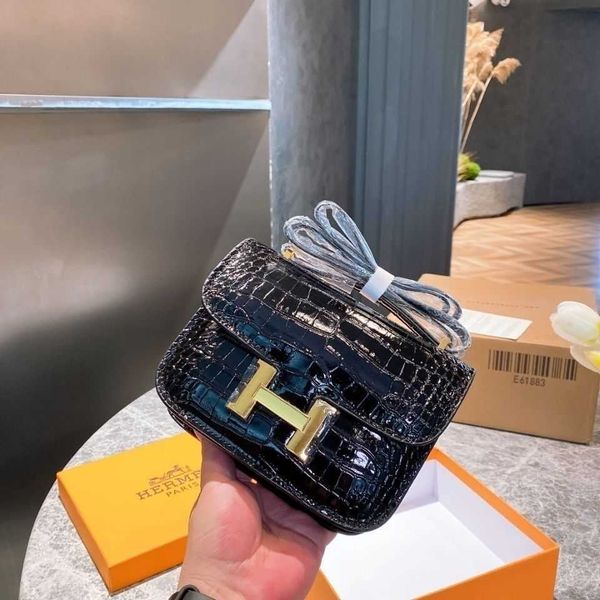

2021 bag 2021 messenger one shoulder h-button stewardess leather women's small square bag pattern luxuryss designerss yw