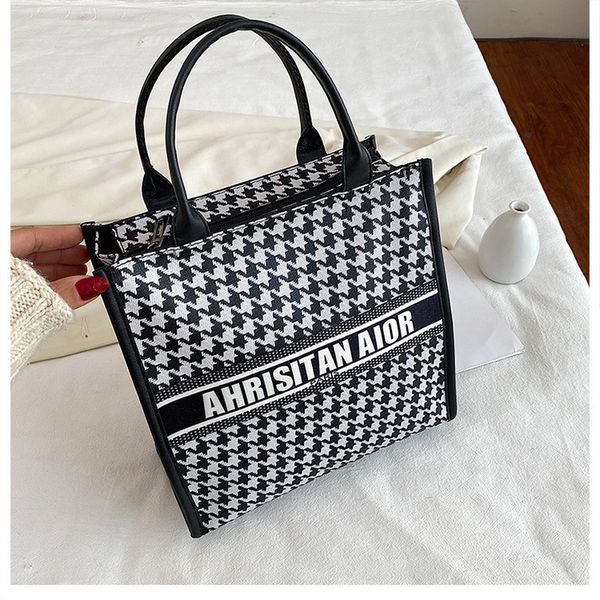 

70% off factory store printed portable large capacity bag women simple new net red ins foreign style tote bag