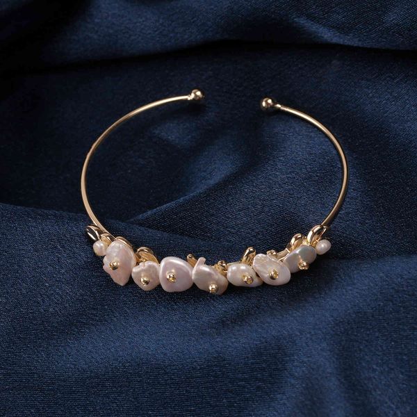 

bracelet light luxury and beautiful temperament c-shaped natural freshwater pearl adjustable plated with 14k gold, Golden;silver