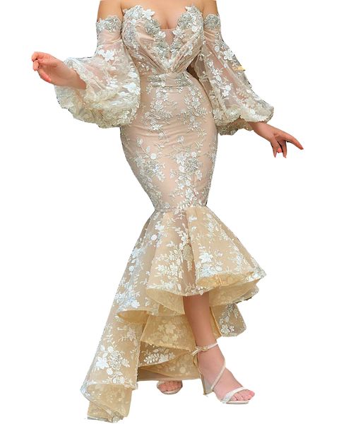 2022 Sexy arabische Champagner-Spitze-Kristallperlen-Abendkleider tragen Schatz-Meerjungfrau-Abschlussballkleid Vintage formelle Partykleider High-Low-Rüschen schulterfrei
