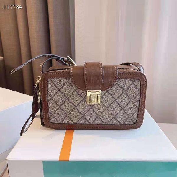 

designer's one shoulder mobile phone small square bag women's old flower can be slanted span size: 19cm