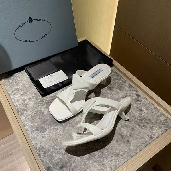 

2021 brand luxury designers slippers spring and summer women pointed heel fashion size 35-40 comfortable dust bag, Black