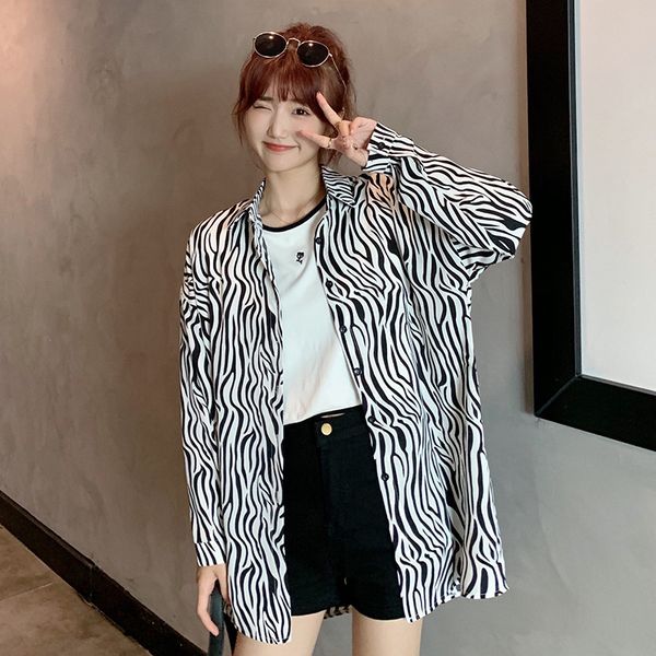 

t-shirt t-shirt summer korean sunscreen loose medium length long sleeve women's casual shirt design, White