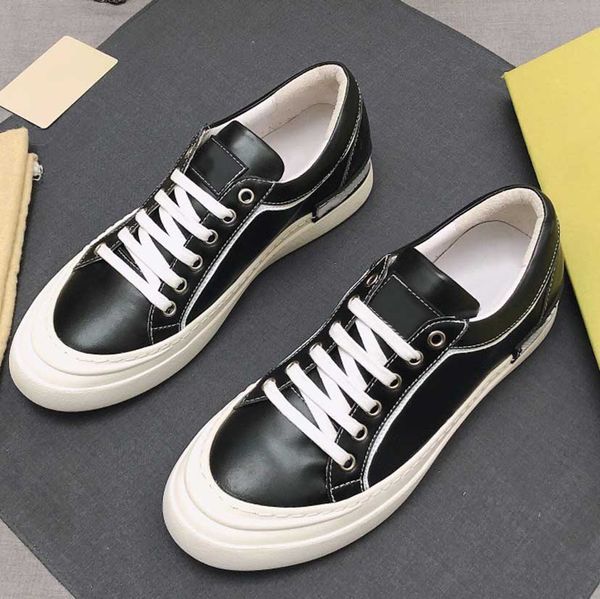 2021 scarpe piatte classiche da uomo stilista di marca da uomo street scarpe sportive da passeggio all'aperto esclusive suole antiscivolo personalizzate resistenti all'usura