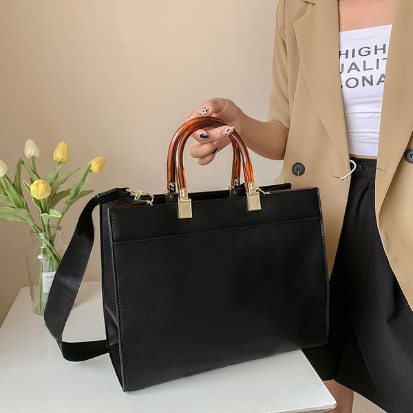 Classic Brand Totes SHOTS Vendita 2021 Borse di alta qualità Donne di lusso Designer Designer Borse a tracolla Banchetto crossbody Banchetto Portafoglio Tote PRUSE Tassel Borsa HKL706