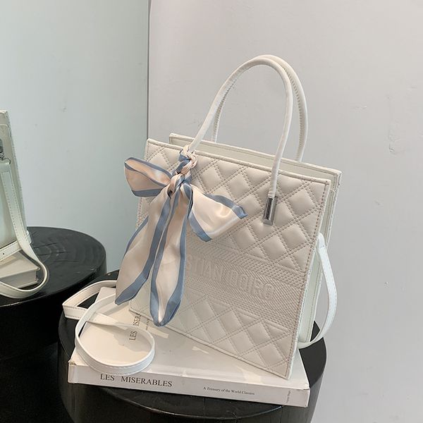 

factory direct sale 75% off net red small 2021 new korean pure color literary female messenger foreign style portable tote bags