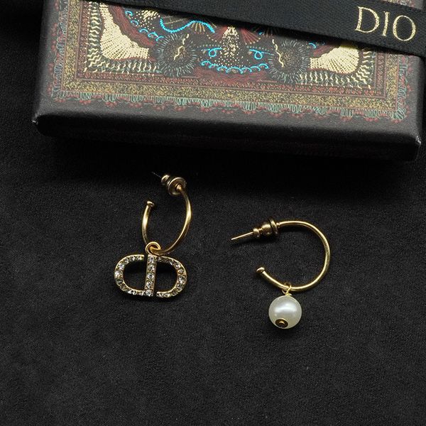 

irregular letters full praise pearl family minority design temperament fashion trend earrings, Black