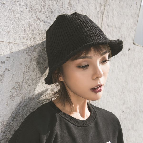 

version of small fresh knitted fisherman's hat for women in autumn and winter