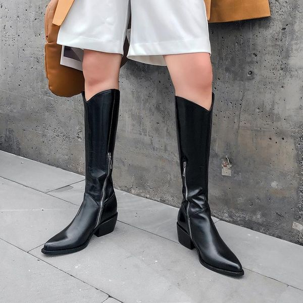 

boots the european and american fashion for winter of 2021 are fashionable versatile., Black
