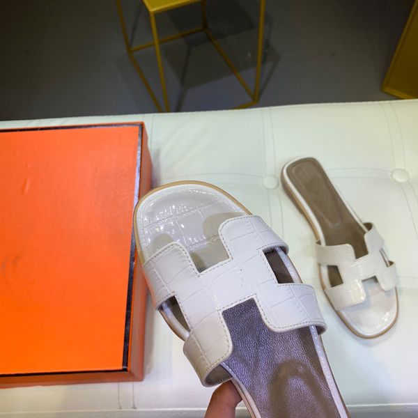 

2021women's sandals square head chain italian shoes designer's fashion joker the crocodile grain.light and comfortable household f, Black