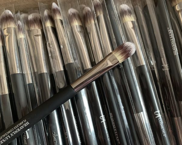 Heavenly Luxe Flat Top Buffing Concealer Brush Pennello per ombretto - Frullatore viso per trucco di bellezza Deluxe di alta qualità