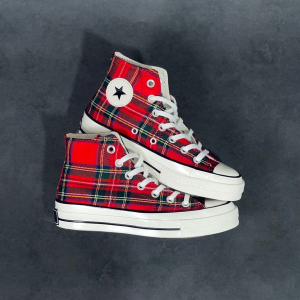 

the trend of classic all-match canvas shoes with stars and unisex