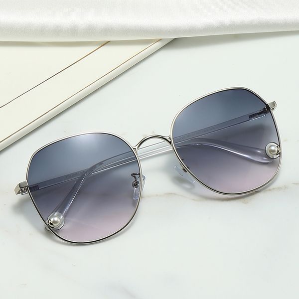 

Polarizing sunglasses women's metal box ultra light material UV protection, White;black