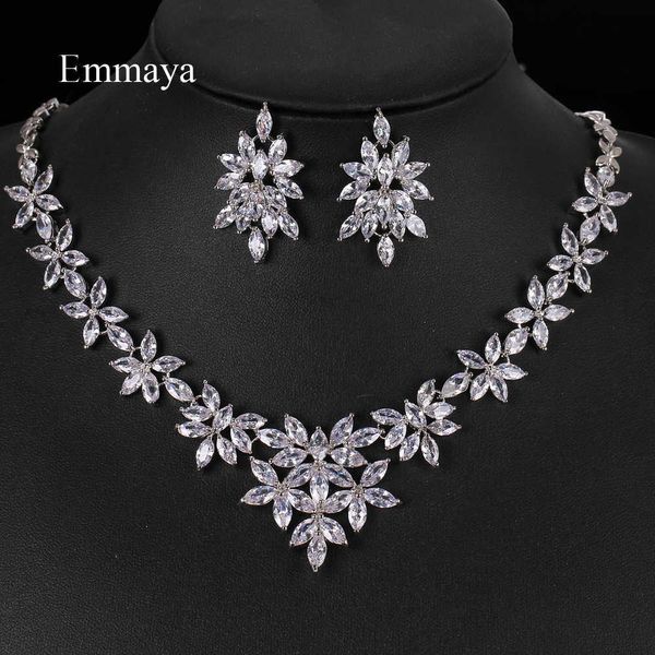 Emmaya Fashion Style Star Collana e orecchini squisiti a forma di fiore con zirconi AAA Gioielli affascinanti nel regalo della festa nuziale H1022