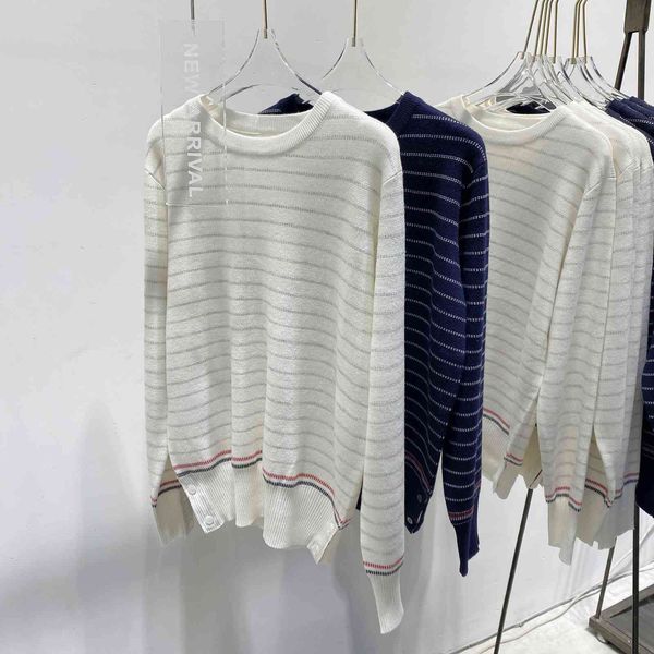 

2020 early autumn new round neck loose trend sweater, White;black