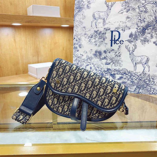 

2022 factory wholesale new bag female new saddle bag single shoulder messenger portable fashionable embroidered foreign style women's