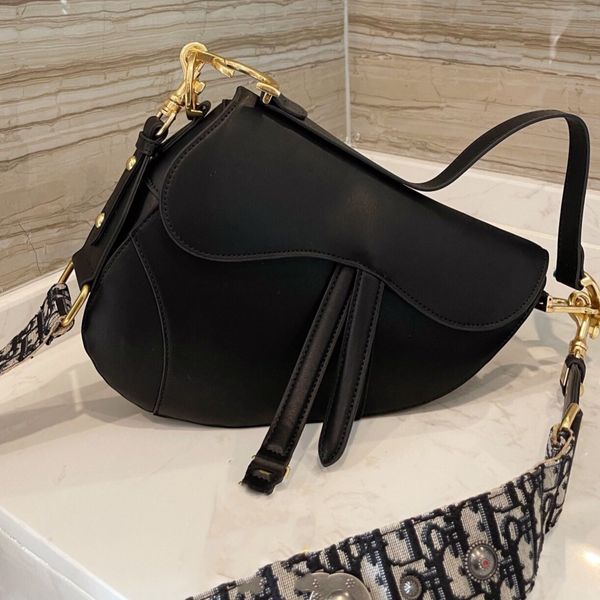 

luxurys designers bags big brand design contracted saddle bag elegant retro diamond embossed woven shoulder belt fanny pack mobile phone bag