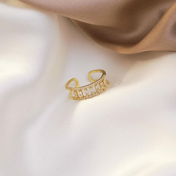 

cluster rings 2021 arrival korean trendy zircon double wide edge for women geometric gold color metal party pendiente, Golden;silver