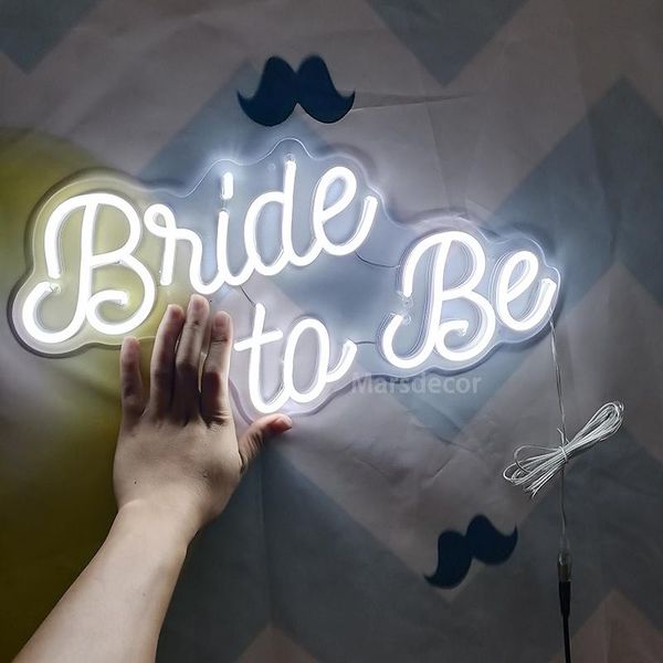 Altri articoli per feste per eventi Bride To Be Neon Sign Light Led Decorazione di nozze personalizzata Mariage Decorazione da parete fai da te Regalo da damigella d'onore Anniversario F
