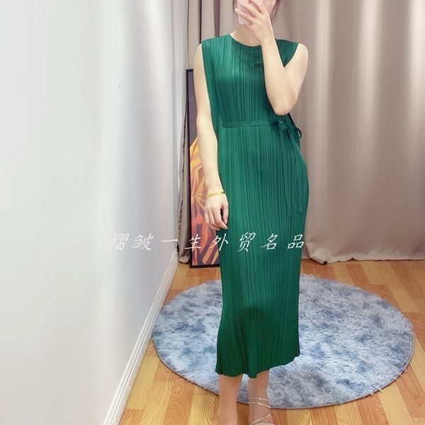 

dress miyake fold fashion short sleeve o-neck lace-up straight, Black;gray