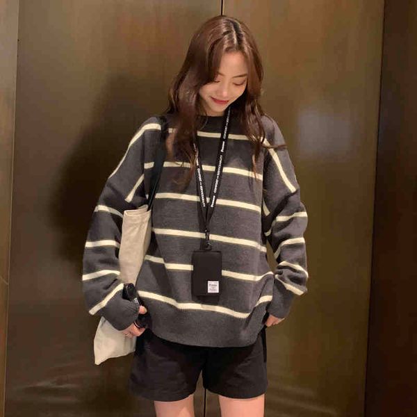 

control film autumn winter cold version, black white stripe thickening, sweater knitting thin and loose, White;black