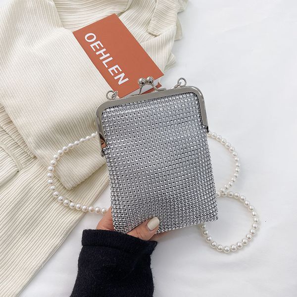 

2021 spring and summer korean style sequin inlaid pearl chain clip bright diamond mobile phone bag dinner package batch