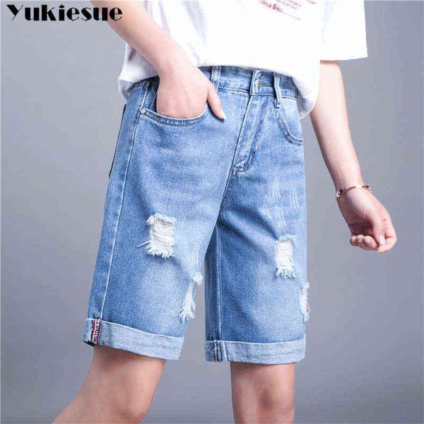 Bleistift zerrissene Löcher Denim-Shorts Frauen Plus Size Sommerstil schlanke knielange lange Shorts, die kurze Jeans schneiden 211129