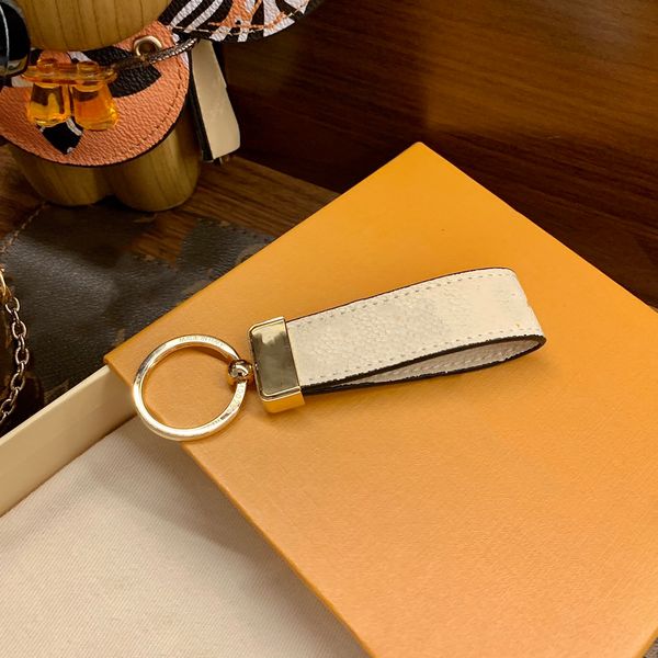 

high qualtiy leather keyring holder brand keychain designers men women car bag key chain with box cop00a, Silver